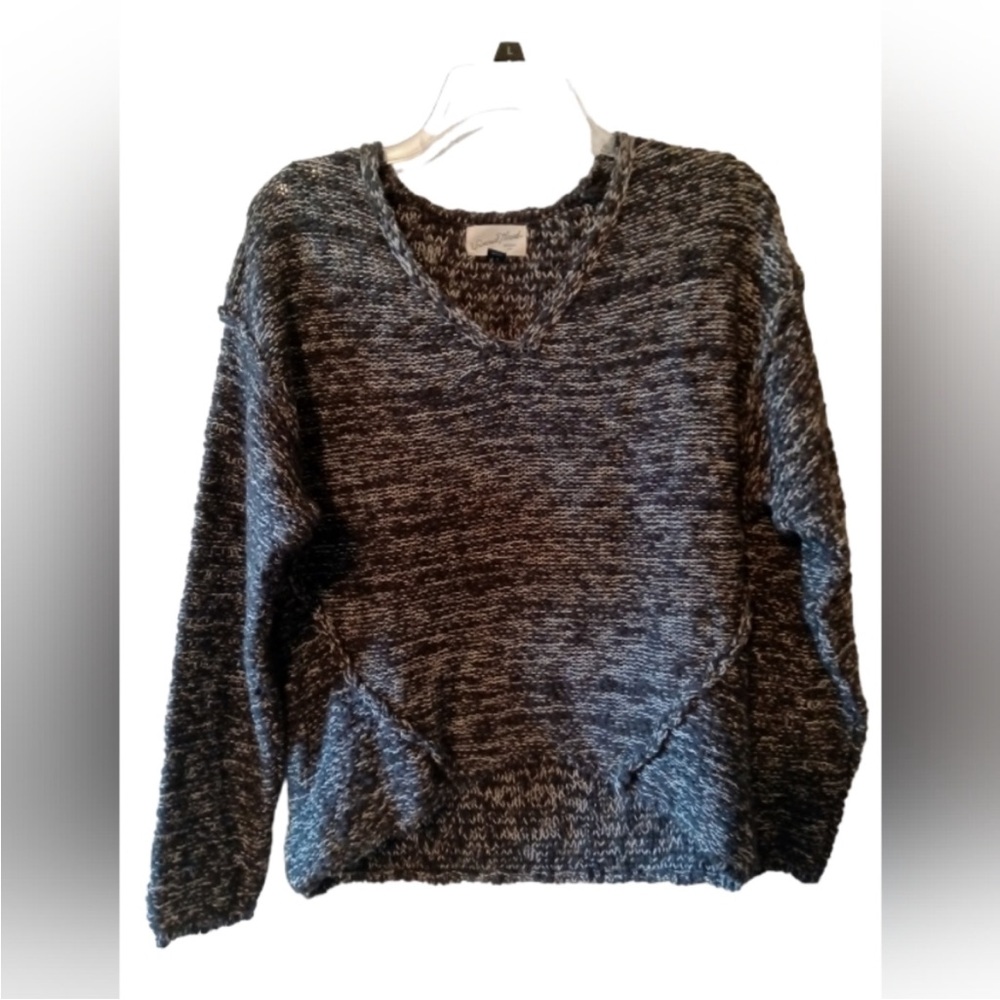 Universal Thread Charcoal V-Neck Sweater